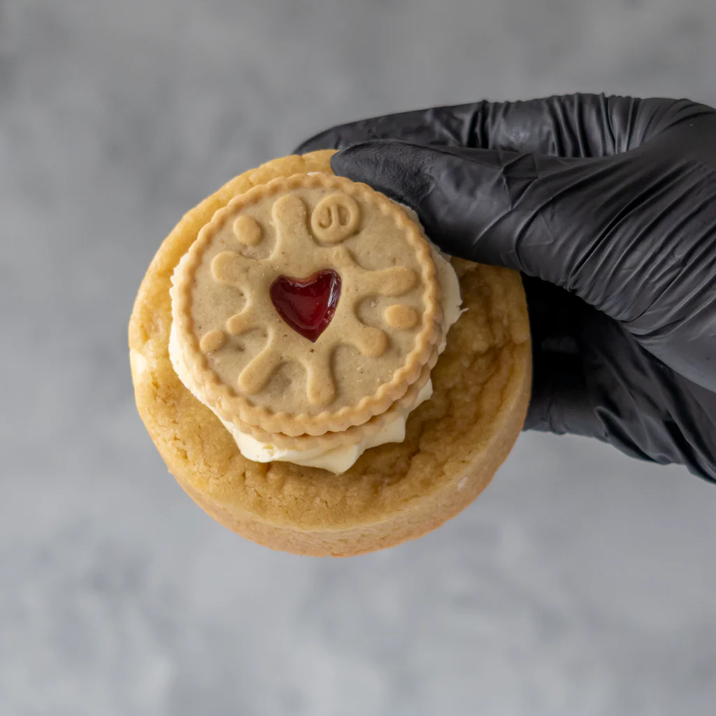 Stuffed Deluxe Cookie with Jammie Dodger - Image 6